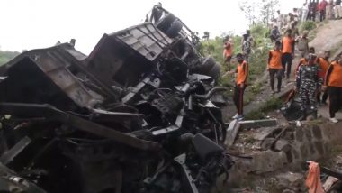 Bus Accident in Jammu and Kashmir: Death Toll Rises to 10, Over 50 Injured as Bus Falls Into Gorge on Jammu-Srinagar Highway (Watch Video)