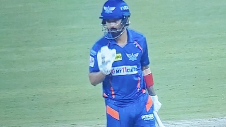 'Huge Respect' Netizens Laud KL Rahul for Walking Out to Bat Despite Injury During LSG vs RCB IPL 2023 Match