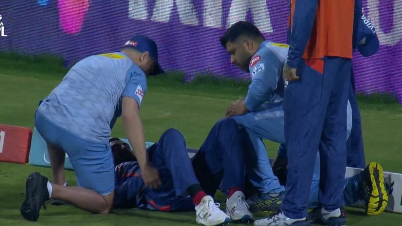 KL Rahul Suffers Injury While Fielding, Lucknow Super Giants Captain Seen in Considerable Pain; Walks Out of Field During LSG vs RCB IPL 2023 Match