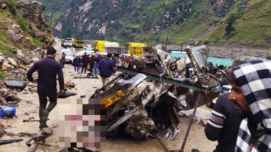 Jammu and Kashmir Road Accident: Cruiser Vehicle Meets With Accident in Kishtwar, Seven People Killed (See Pics)