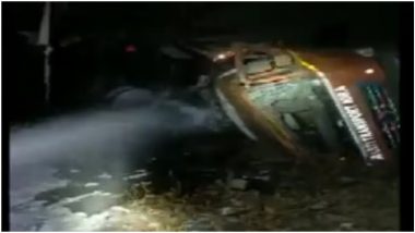 Pune Tanker Accident: Several Feared Dead After Vehicle Carrying Raw Alcohol Falls Into Gorge in Dive Ghat (Watch Video)