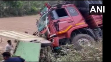 Moradabad Accident: Eight Killed, 15 Hurt As Truck Hits Pickup Van on Dalpatpur Road in Uttar Pradesh