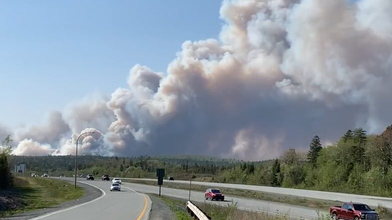 Nova Scotia Blaze: Fast Moving Fire Destroys Several Homes in Tantallon Neighborhood of Halifax (Watch Video)