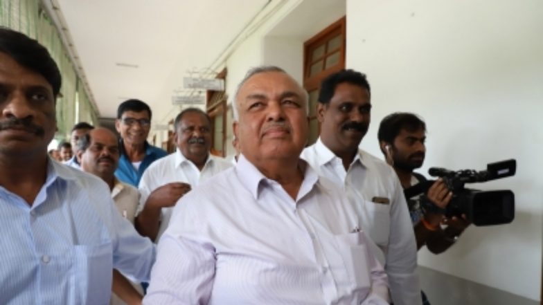 Free Bus Ride For Women in Karnataka? Transport Minister Ramalinga Reddy to Hold High-Level Meeting to Take Call  on Congress Election Promise