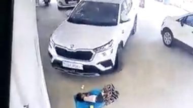 Hyderabad Shocker: Car Runs Over Three-Year-Old Toddler Sleeping in Parking Lot in Hayathnagar Area, Disturbing Video Goes Viral