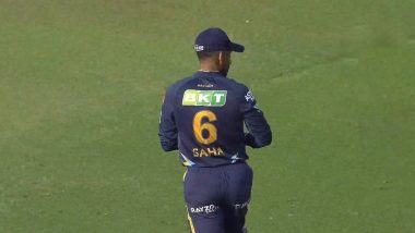 ‘Ulta Trouser Pehen Ke Aaya Hai’ Wriddhiman Saha Spotted Wearing Trousers Backwards While Keeping Wickets in GT vs LSG IPL 2023 Match, Fans React