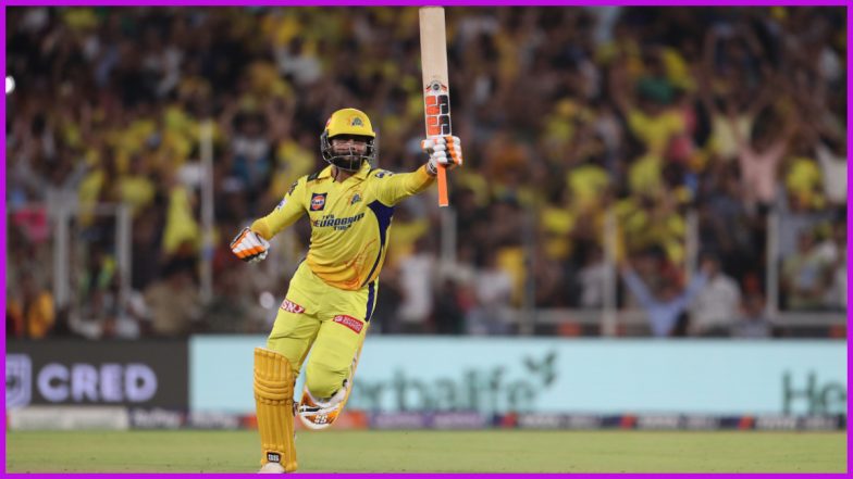 CSK vs GT IPL 2023 Final Video Highlights: Watch Ravindra Jadeja Hit Winning Runs in Last Over to Help Chennai Super Kings Win Fifth Title