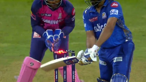 Was Rohit Sharma Out or Not Out? Mumbai Indians Fans Feel Sanju Samson’s Gloves Hit the Bail During MI vs RR IPL 2023 Match