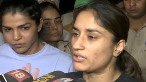 Wrestlers Protest: Women Grapplers to Organise Maha Panchayat on May 28 In Front of New Parliament Building, Says Vinesh Phogat (Watch Video)