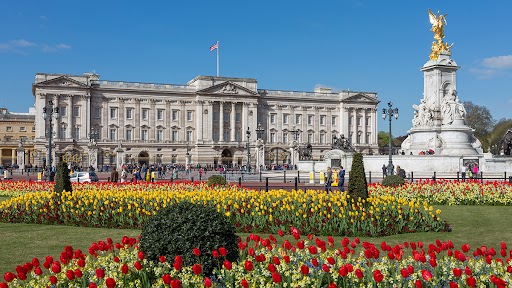King Charles III Coronation Under Threat? Man Arrested Outside Buckingham Palace for Throwing Suspected Shotgun Cartridges Days Before Crowning Ceremony