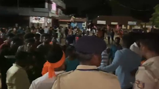 Curfew Imposed in Karnataka's Moodushedde Due to Violence After Stones Pelted at Congress Candidate Mithun Rai’s Car (Watch Video)
