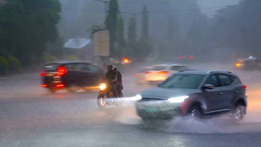 Jaipur Rains: Rajasthan Capital City Plunges Into Darkness as Gusty Winds and Heavy Downpour Wreaks Havoc