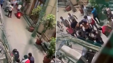 Delhi Shocker: Garment Shop Owner Shot, His Two Sons Thrashed and Stabbed by Four in Laxmi Nagar (Watch Video)