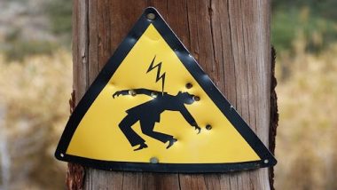 Teenager Dies of Electrocution: 13-Year-Old Girl Died After Receiving Electric Shock From High-Tension Cable While Playing at Her Residence in Karnataka