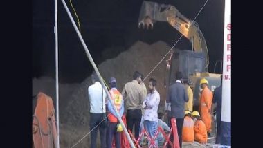 Madhya Pradesh: Two-Year-Old Girl Falls Into Borewell in Sehore; Rescue Operation Underway (Watch Video)