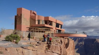 Man Falls 4,000 Feet to His Death From Grand Canyon Skywalk