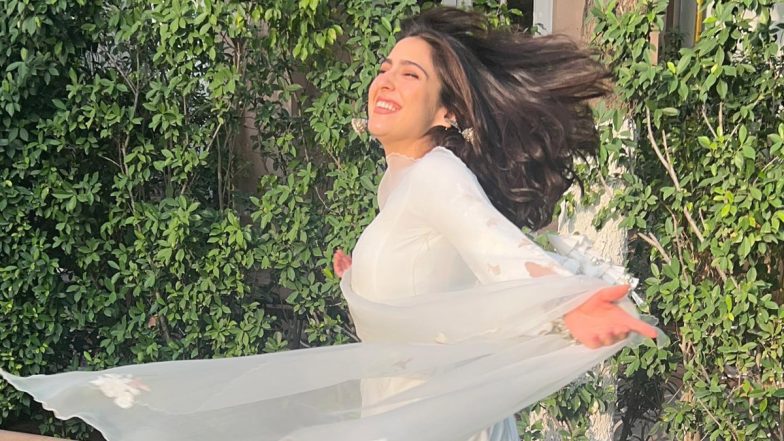 Sara Ali Khan Looks Like an Angel in White Salwar and We're So In Love! (View Pics)