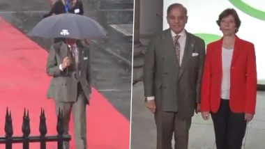 Pakistan PM Shehbaz Sharif Snatches Umbrella From Woman Volunteer, Leaves Her Drenched in Rain; Unchivalrous Act in Viral Video Sparks Reactions Online