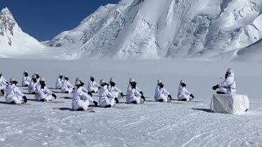 Indian Army Forms ‘Bharatmala’ Along Border Areas From Siachen to Kanyakumari To Mark International Yoga Day 2023 (See Pics)