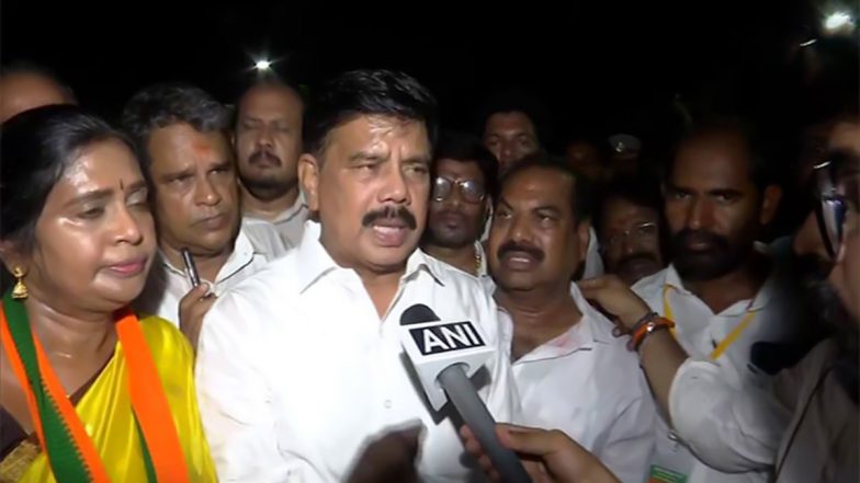 Amit Shah in Chennai: ‘Sudden Power Failure When Union Home Minister Reached Airport?’ BJP Stages Protest Citing ‘Security Lapse’ (Watch Video)