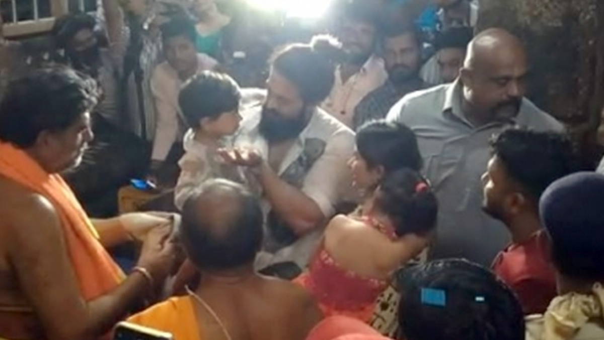 Radhika Pandit Bf Video - Yash Visits Srikanteshwara Temple in Mysore With Wife Radhika Pandit and  Children Arya and Yatharv | ðŸŽ¥ LatestLY