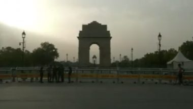 Delhi Weather Forecast and Update Today: Delhiites Witnesses Sudden Change in Weather, Wakes Up to Balmy Morning (Watch Video)