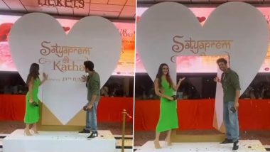 Kartik Aaryan-Kiara Advani Twin in Green T-Shirt and Dress, SatyaPrem Ki Katha Stars Surprise Movie-Goers at Cinema Hall Despite Heavy Rains (Watch Video)