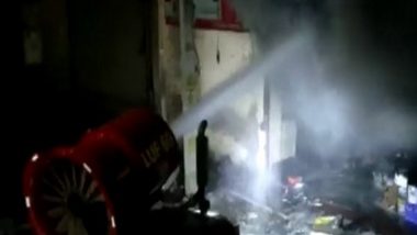 Delhi Fire: Massive Blaze at Battery Warehouse in Ghazipur Area, No Causality Reported (Watch Video)