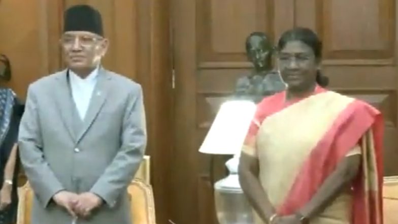 Nepal PM Pushpa Kamal Dahal ‘Prachanda’ Calls on President Droupadi Murmu in Delhi (Watch Video)