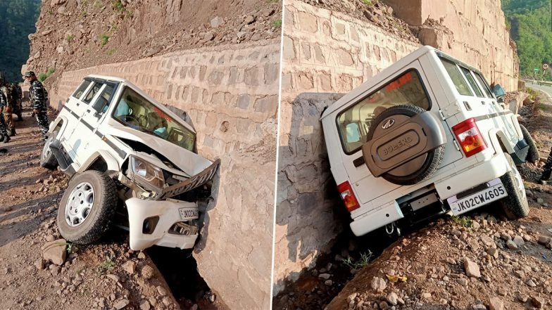 Amarnath Yatra 2023: Vehicle in Security Convoy Skids off Jammu-Srinagar National Highway in Udhampur, Three Injured (See Pics)