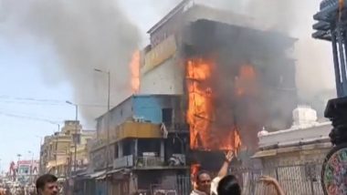 Andhra Pradesh Fire: Massive Blaze Erupts in Building Near Govindaraja Swamy Temple in Tirupati, No Casualties Reported (Watch Video)