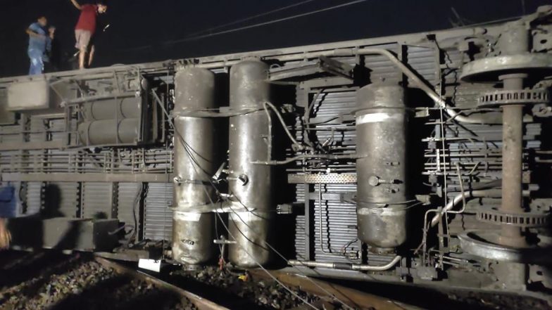 Odisha Train Tragedy: Tamil Nadu Police Sets Up Control Rooms for People To Contact for Information About Victims After Major Mishap in Balasore