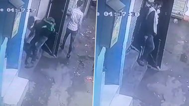 Delhi Theft Video: Thieves Break Into 5 Shops in Teliyan Market, CCTV Footage of Burglary Surfaces