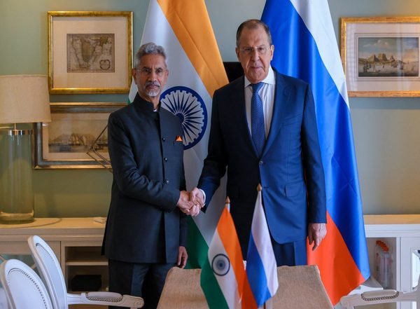 World News | South Africa: EAM Jaishankar Meets Russian Foreign Minister Sergey Lavrov