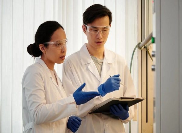 Health News | Eye Drops Slow Nearsightedness Progression in Children: Research