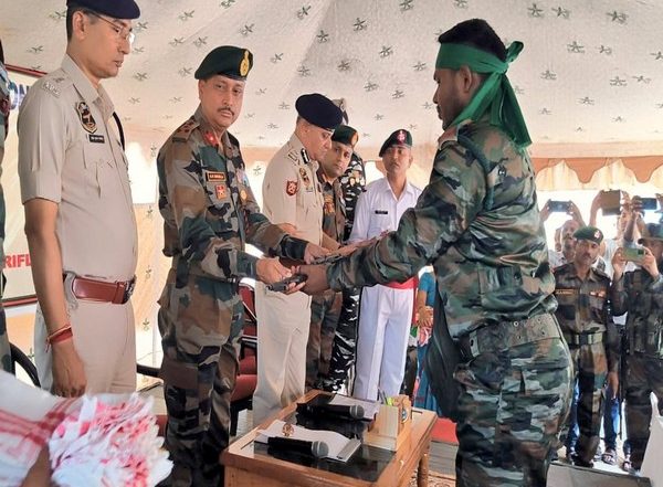 India News | Assam: 39 Cadres of Adivasi People's Liberation Army Lay Down Arms