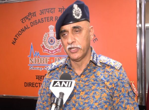 India News | Odisha Train Accident: 9 Teams, over 300 Rescuers Working in Coordination with SDRF, Other Agencies, Says NDRF DG