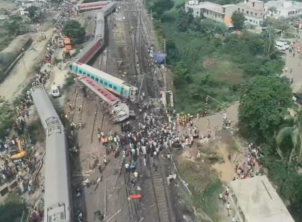India News | Odisha Train Accident: Death Toll Rises to 261, Restoration Work Underway