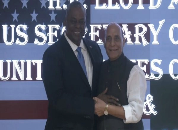 World News | Rajnath Singh Holds Bilateral Talks with US Defence Secretary Lloyd Austin