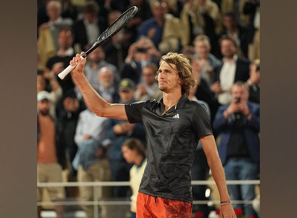 Sports News | Alexander Zverev Defeats Grigor Dimitrov, Advances into Quarter-finals of French Open