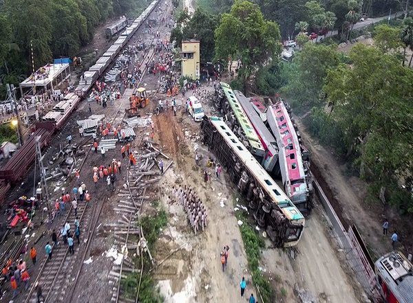 India News | CBI Registers Case Relating to Train Accident Involving Coromandel Express, Yashwantpur-Howrah Express, Goods Train in Odisha