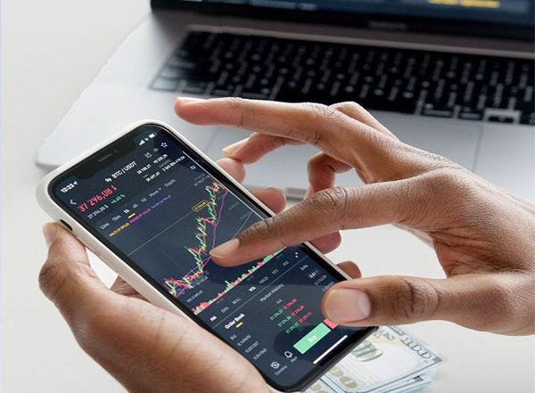 Business News | Indian Stocks Trading Flat Ahead of RBI Monetary Policy Outcome