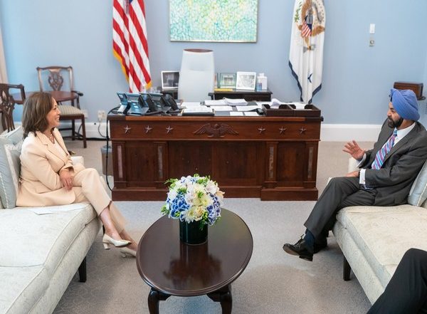 World News | US: Kamala Harris Meets World Bank Chief Ajay Banga