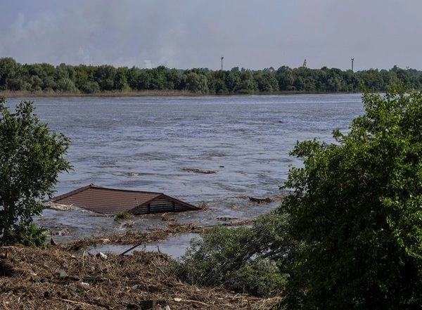 World News | Over 1,500 People Evacuated from Flooded Kherson Areas After Ukraine's Kakhovka Dam Collapse