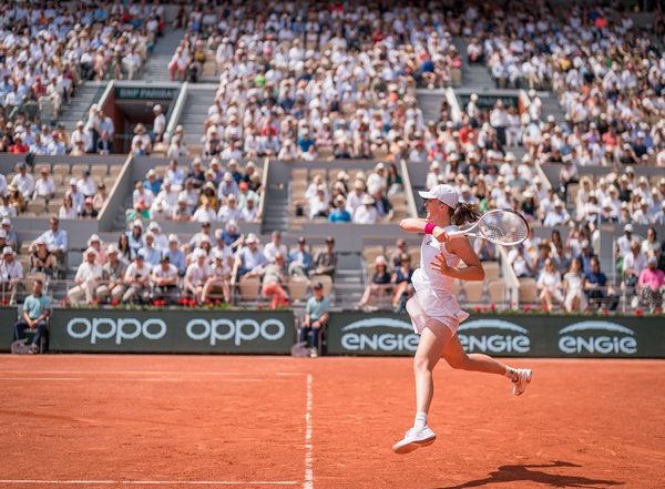 French Open 2023: Iga Swiatek Ousts Coco Gauff 6-4, 6-2 to Reach Semifinals