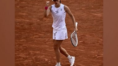 Sports News | French Open: Iga Swiatek Downs Beatriz Haddad Maia to Book Spot in Final
