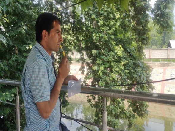 India News | J-K: Renowned Kashmiri Lyricist Sagar Nazir Ruling Charts with Latest Song 'Boya Aamy Beri Beri Nadas' - Vimarsana News