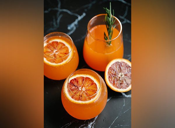 Health News | Pre-teen Girls Who Consume Fruit Juices Have No Adverse Effect on Weight: Study