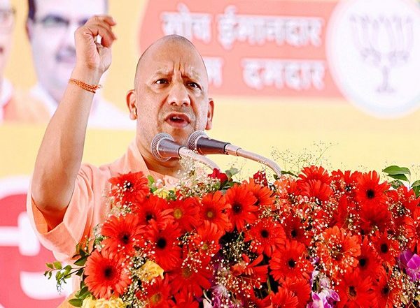 India News | UP: Yogi Govt to Involve Celebrities, Top Players, Gurus in Yoga Promotion