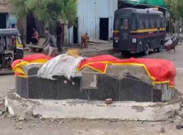 India News | Maharashtra: Illegal Monument of Tipu Sultan Removed from Dhule, Days After Clashes in Kolhapur
